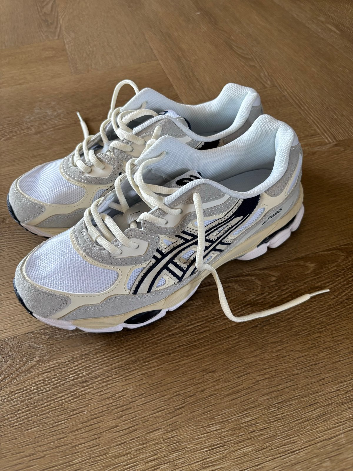 Asics Gel Kayano 42,5, Ophalen, Nieuw, Wit, Sneakers of Gympen
