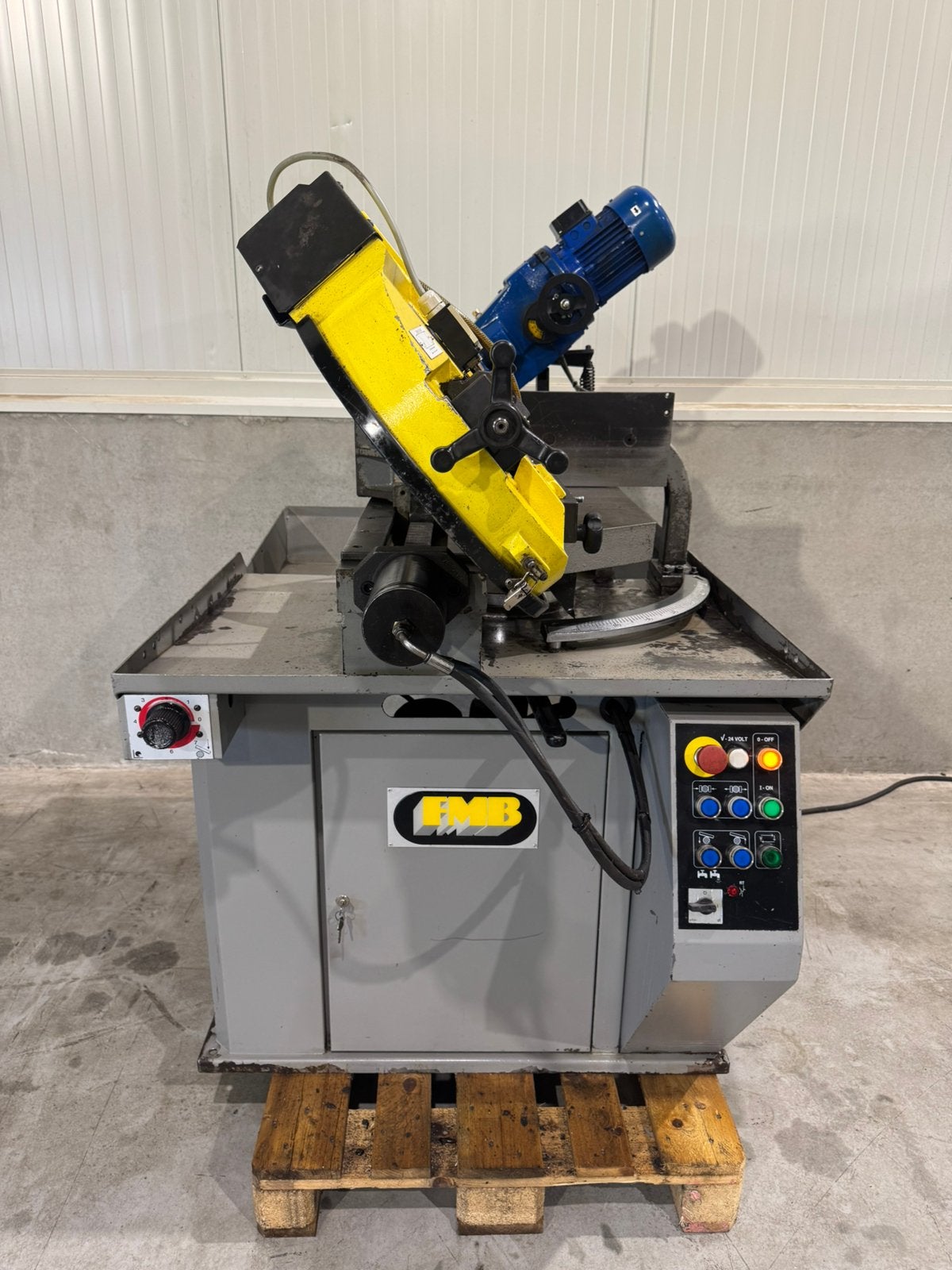 FMB GALACTIC 240 x 420 bandzaagmachine, Ophalen, 70 mm of meer, Zo goed als nieuw, Lintzaag
