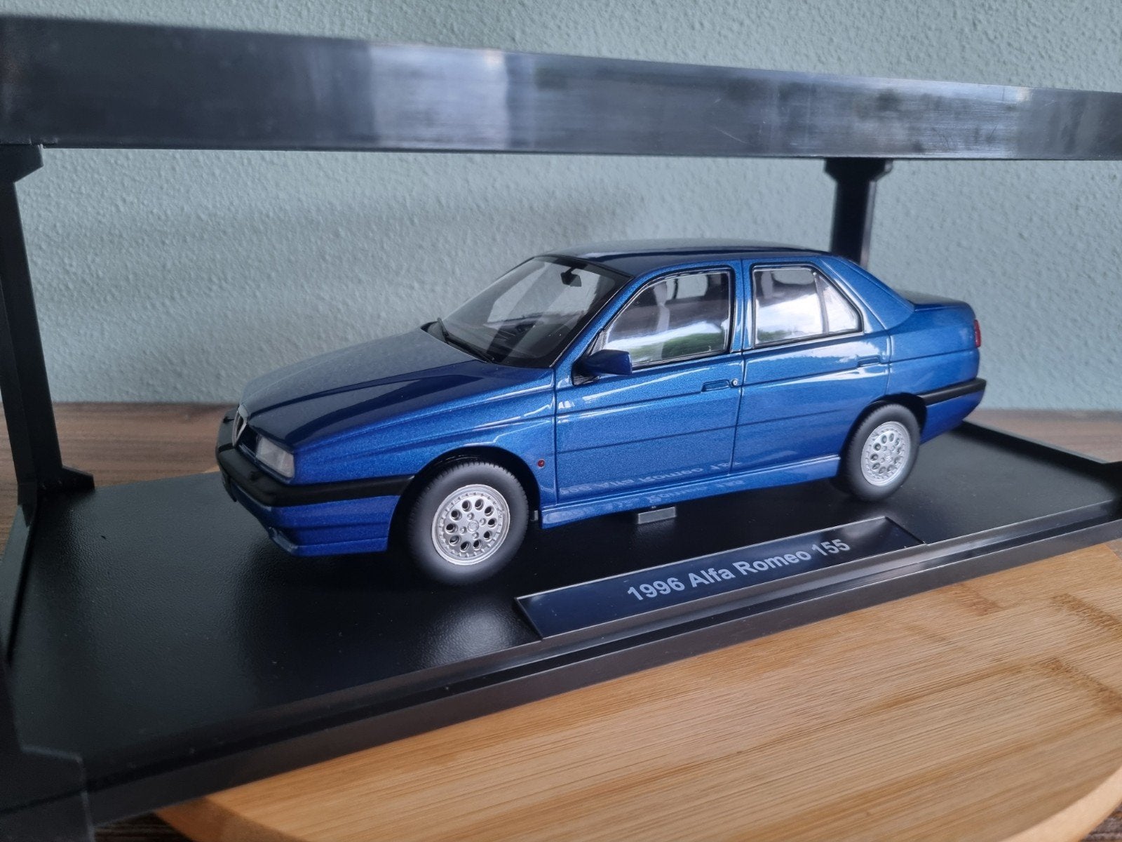 Uitverkoop! T9 Alfa Romeo 155 Blauw Metallic 1:18, Hobby en Vrije tijd, Overige merken, Auto, Nieuw, Ophalen of Verzenden