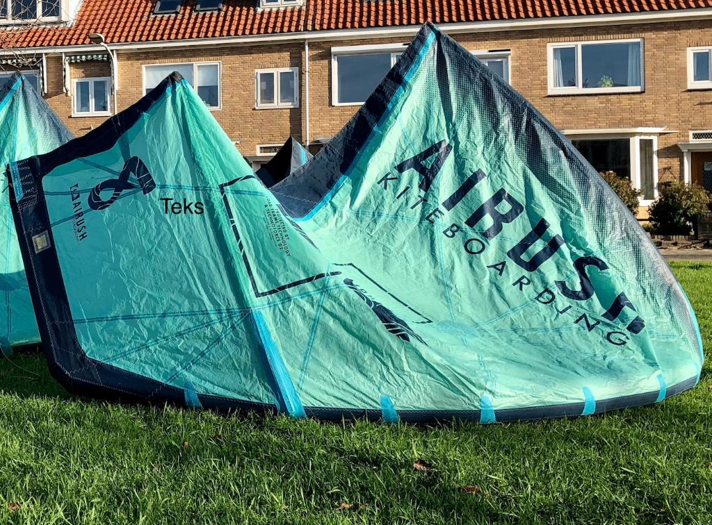 Airush Wave V9 8M, Watersport en Boten, Kitesurfen, Gebruikt, Kite, 8 m², Geen board, Ophalen of Verzenden