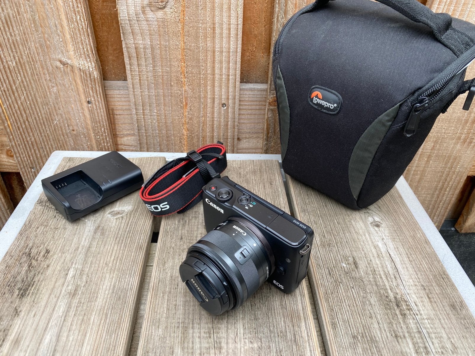 Canon M10 EOS camera met lens, Ophalen of Verzenden, Gebruikt, Canon
