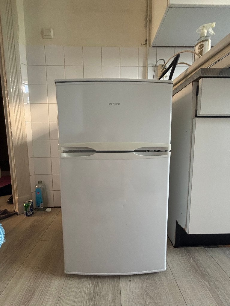 Exquisit koelkast met vriesvak / barmodel, Witgoed en Apparatuur, Koelkasten en IJskasten, 100 tot 150 liter, 45 tot 60 cm, Ophalen