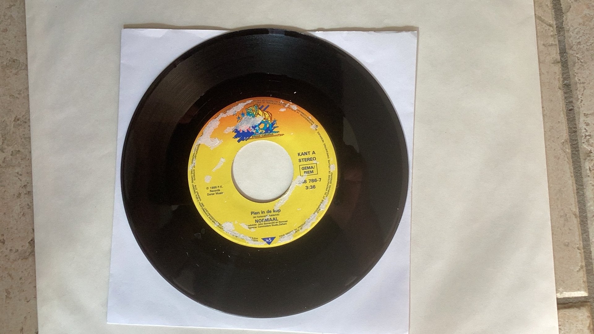 Single Normaal - Pien in de kup, Ophalen of Verzenden, Gebruikt, 7 inch, Nederlandstalig