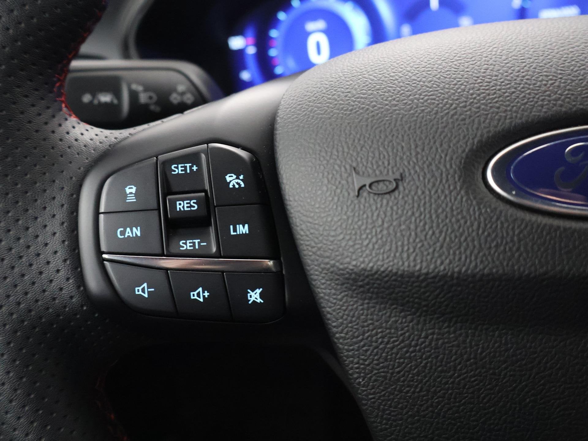 Foto 32 van Ford Focus Wagon 1.0 EcoBoost Hybrid ST Line | Trekhaak | Wi
