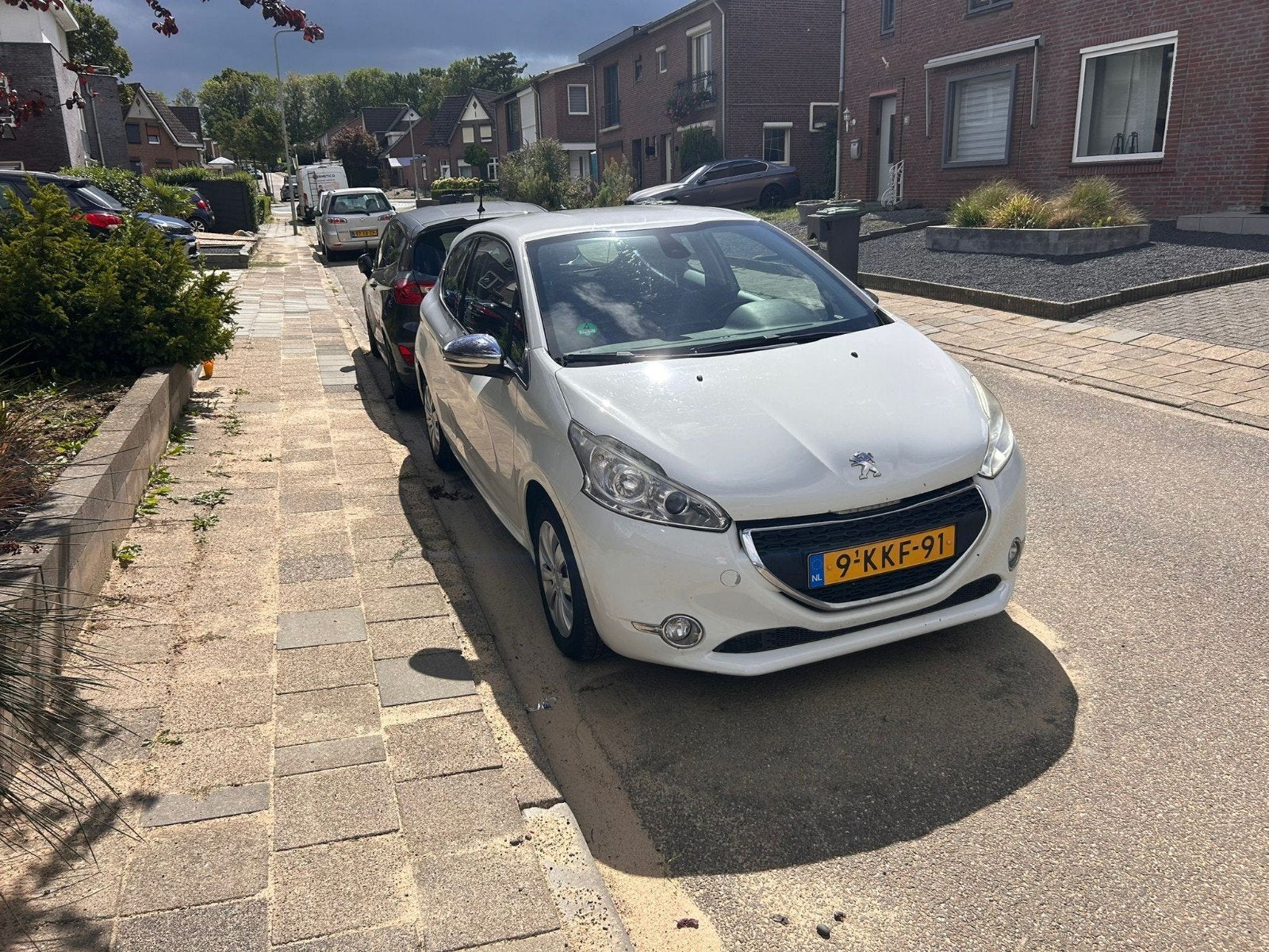 Peugeot 208 1.2 VTI 60KW/82PK 3-D 2013 Wit, Auto's, Voorwielaandrijving, 31 €/maand, Wit, Origineel Nederlands