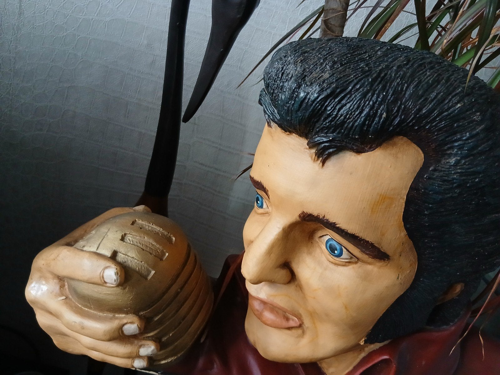 Mooi Elvis Presley borstbeeld - zingt voor je!, Buste, Kunststof, Ophalen of Verzenden, 20 - 50 cm