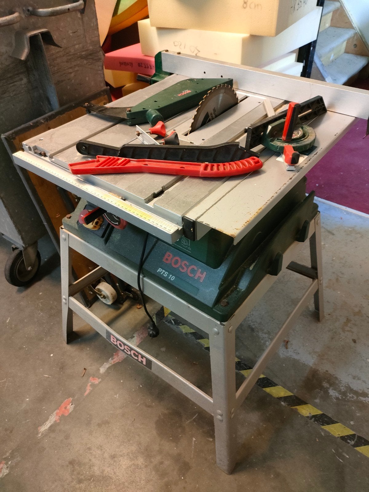 Bosch PTS 10 zaagtafel met onderstel, Doe-het-zelf en Verbouw, Ophalen, Gebruikt, Cirkelzaag, 30 tot 70 mm