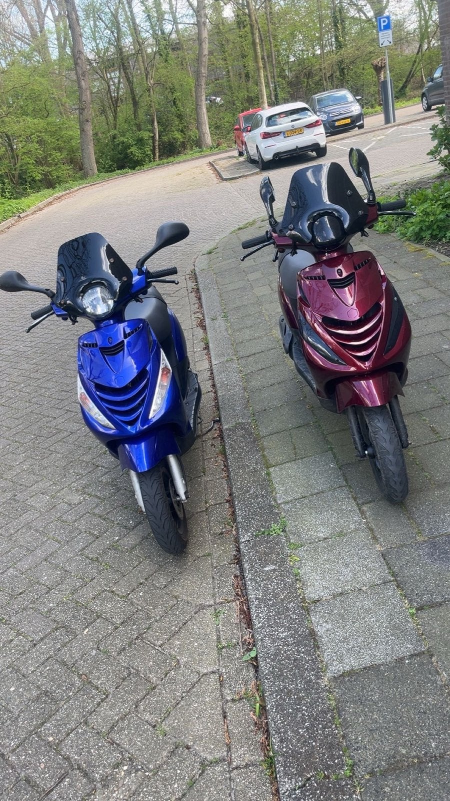 Piaggio zip 80cc, Fietsen en Brommers, Scooters | Piaggio, Zo goed als nieuw, Zip, Benzine, Ophalen