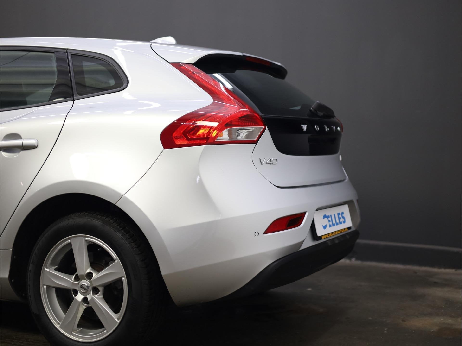 Volvo V40 2.0 D2 | Navigatie | Automaat |, Auto's, Volvo, Stof, Gebruikt, 4 cilinders, 1353 kg