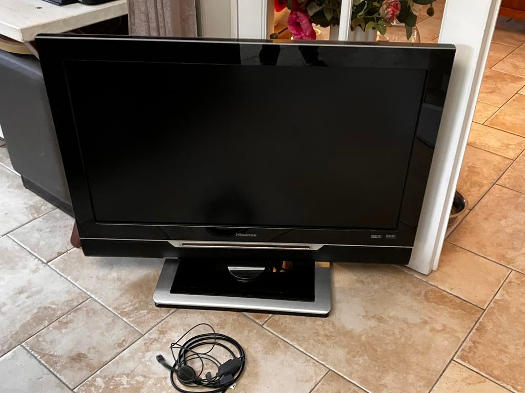HISENSE  LCD 4204EU TV, Gebruikt, 50 Hz, 100 cm of meer, Ophalen