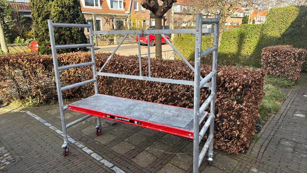 Te huur: Altrex 44 power rolsteiger, kamersteiger., Doe-het-zelf en Verbouw, Steigers, Ophalen of Verzenden, Zo goed als nieuw