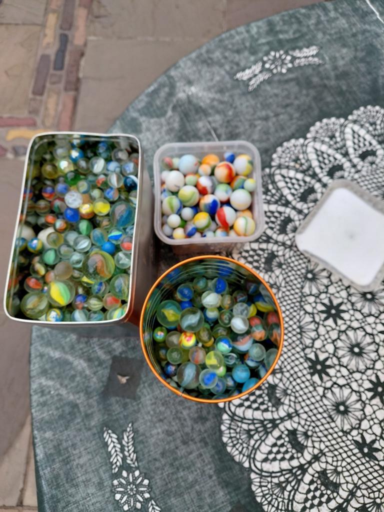 te koop ruim 10 kg knikkers grote en kleine, Kinderen en Baby's, Speelgoed | Buiten | Los speelgoed, Ophalen of Verzenden