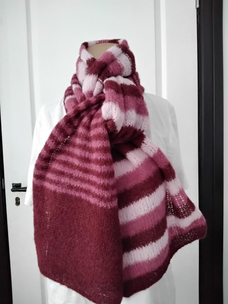 Nieuwe handgebreide sjaal van zijde/alpaca - 2.10m, Kleding | Dames, Made by me, Ophalen of Verzenden, Nieuw, Sjaal
