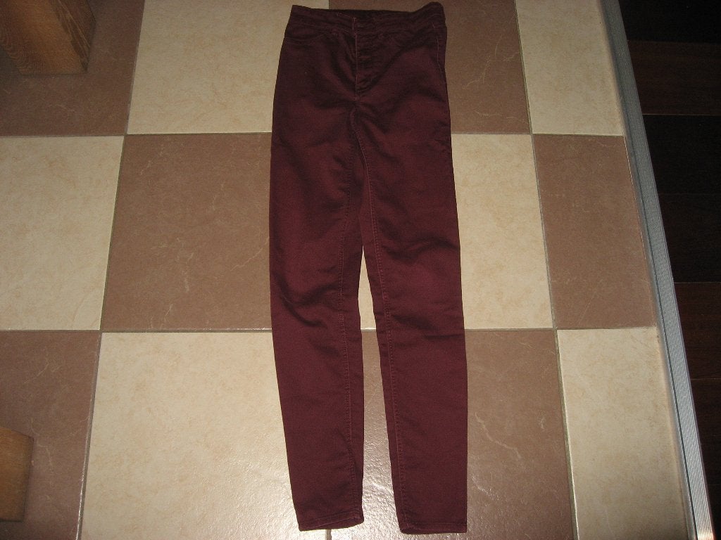 nieuwe burgundy rode skinny stretch jeans, mt 36, Kleding | Dames, Divided, Overige kleuren, Verzenden, Nieuw