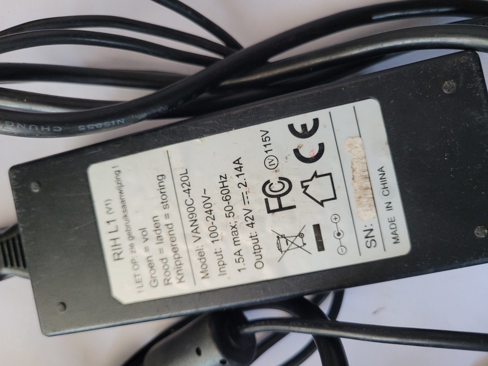 RiH L1  omega 1 model acculader in goed werkende staat., Ophalen of Verzenden, Zo goed als nieuw