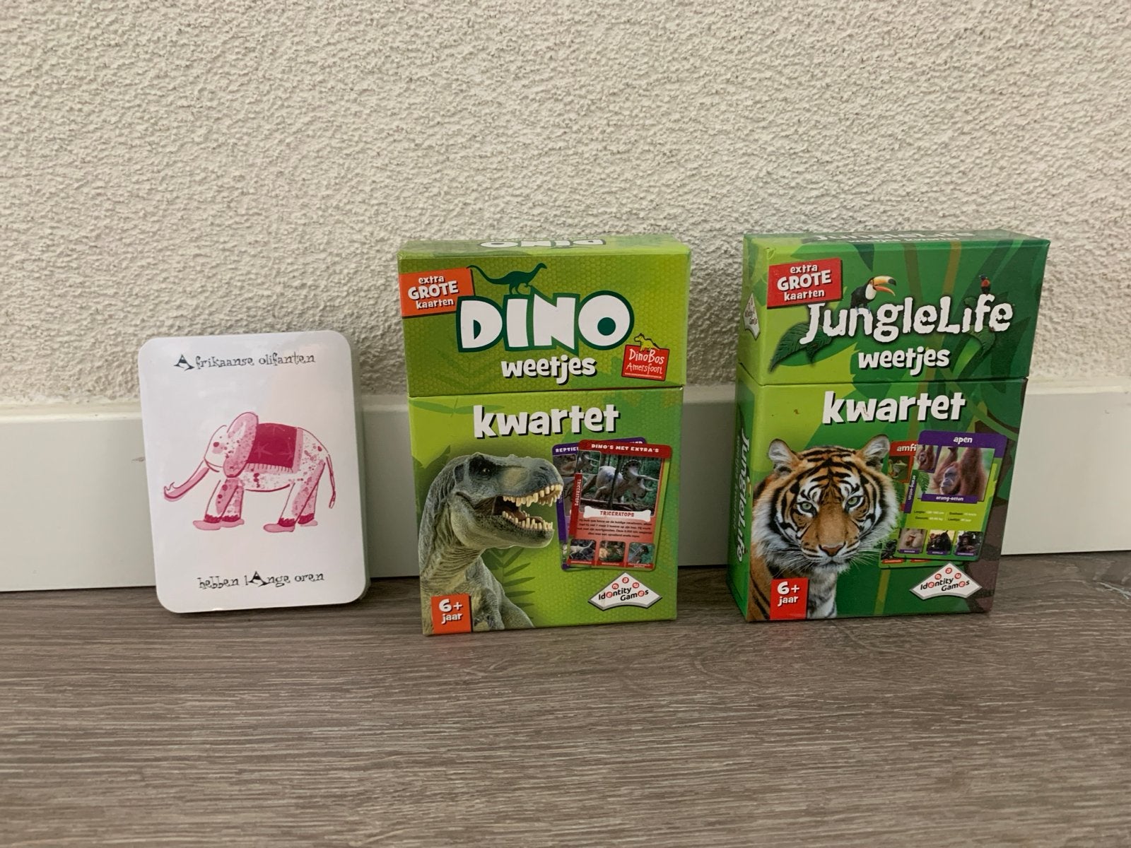 Kwartetspellen: Dino Weetjes & JungleLife Weetjes, Drie of vier spelers, Ophalen of Verzenden, Zo goed als nieuw