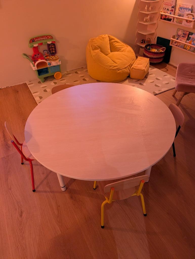 Ronde tafel 120cm met verstelbare poten speelkamer kinderen, Ophalen, Gebruikt