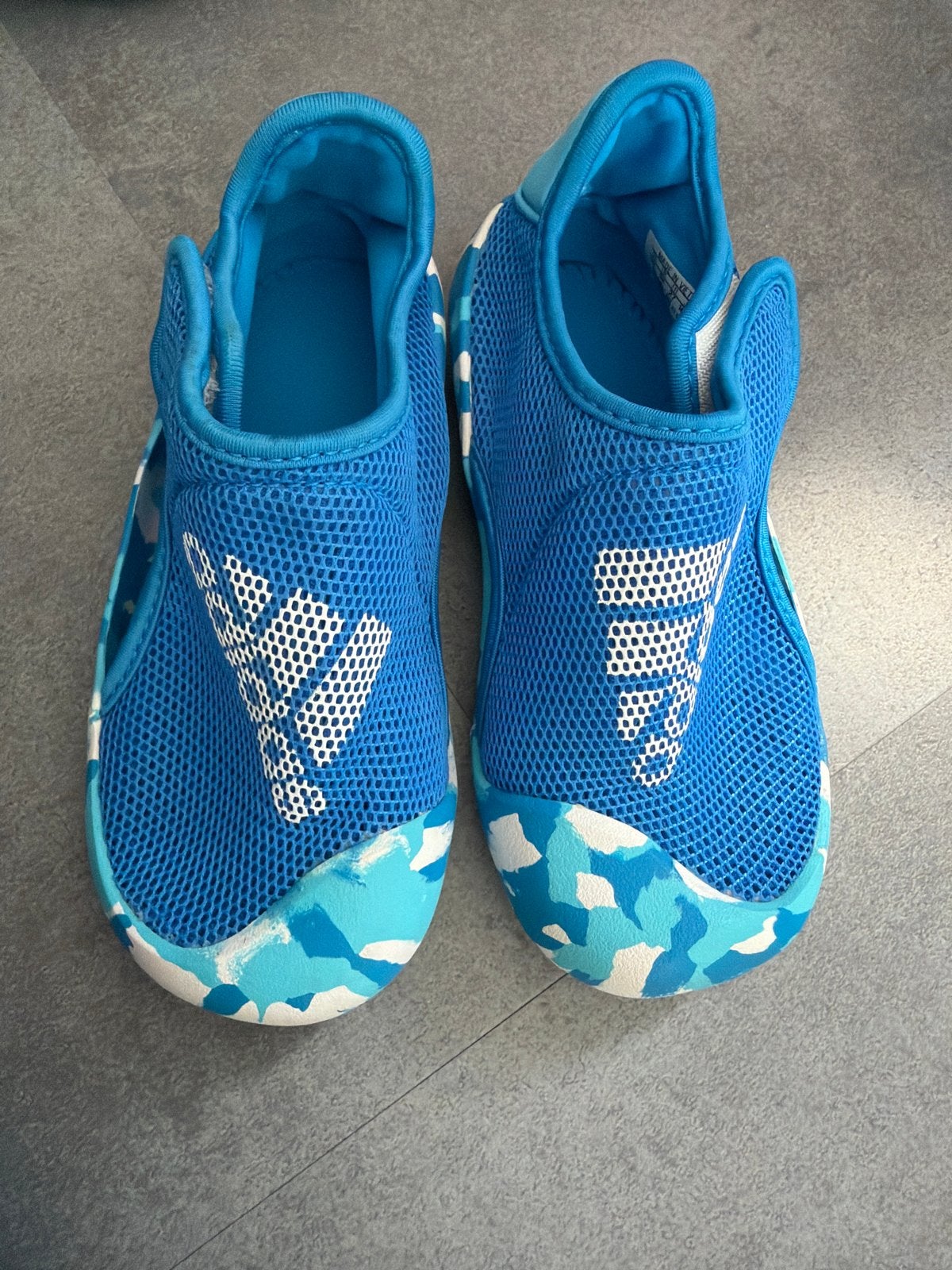 Adidas waterschoenen maat 27 blauw, Kinderen en Baby's, Kinderkleding | Schoenen en Sokken, Ophalen of Verzenden, Gebruikt, Jongen of Meisje