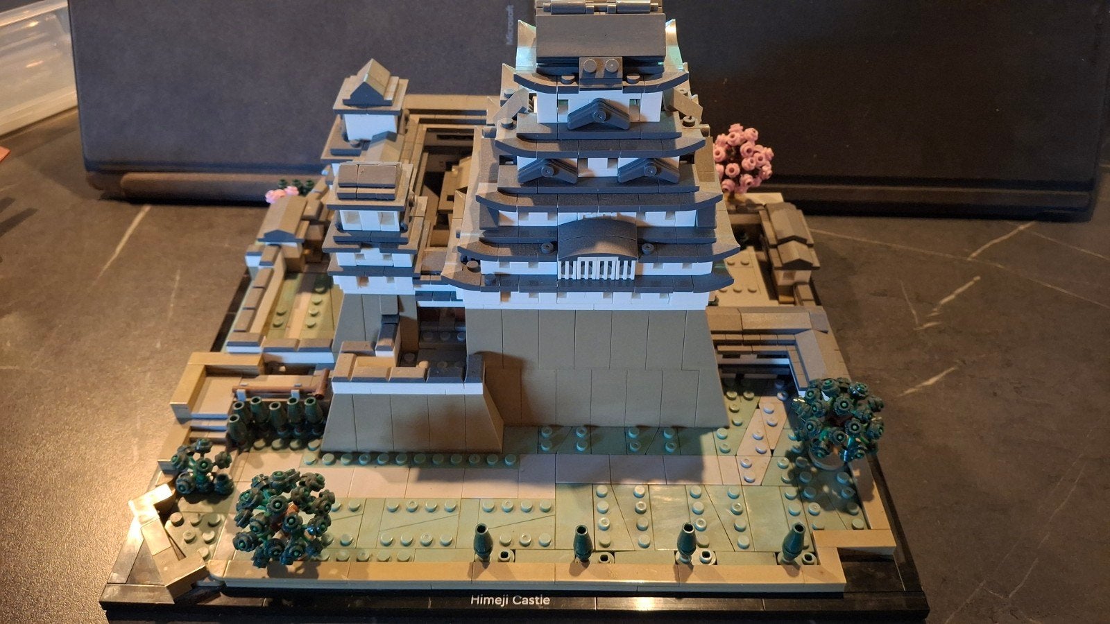 chinese lego Himeji castle met boekje (1 onderdeel mist), Ophalen, Gebruikt, 1:50 of kleiner