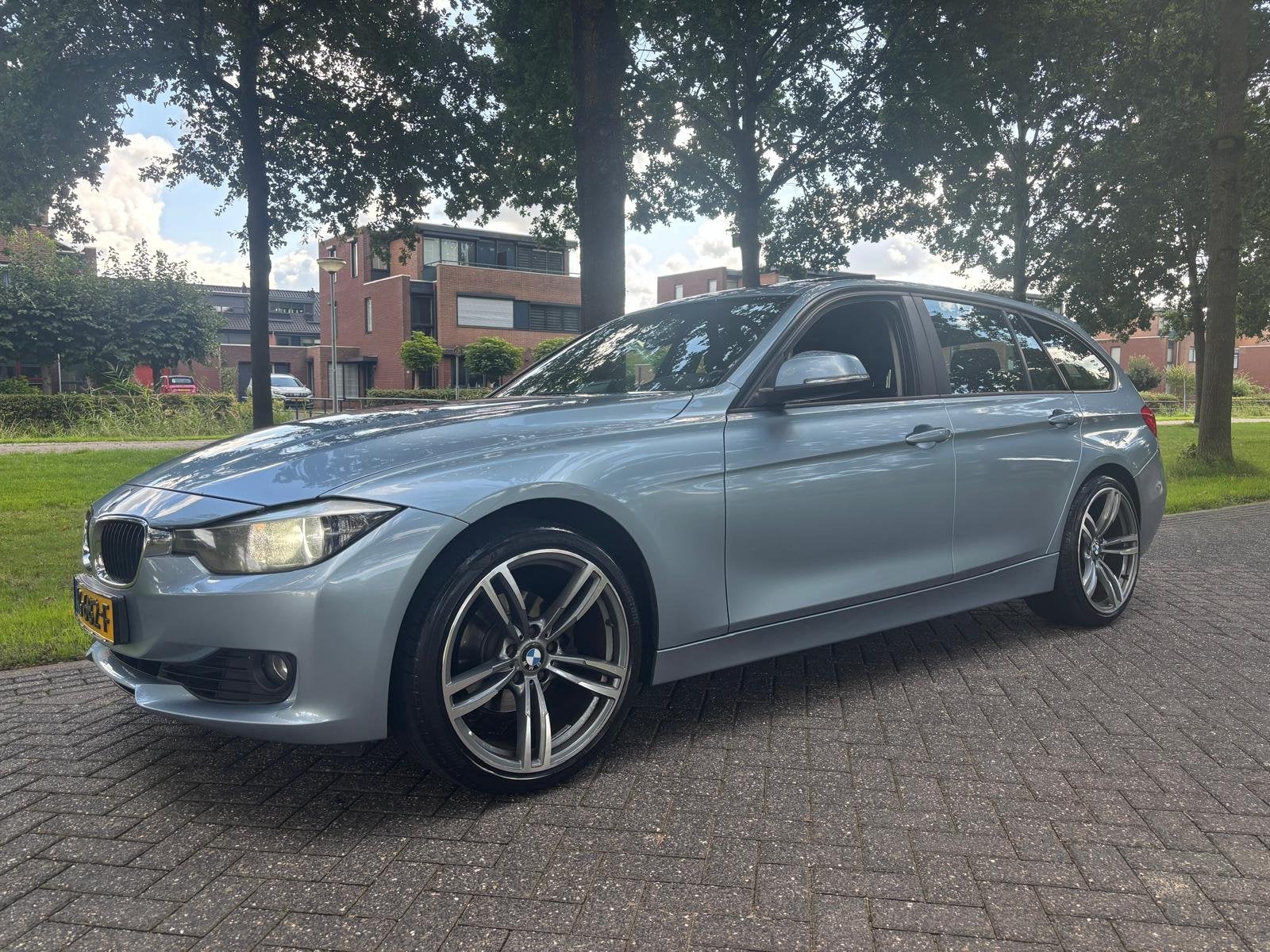 BMW 3 Serie Touring 320i Executive Sport (bj 2013), Achterwielaandrijving, Euro 6, 4 cilinders, Blauw