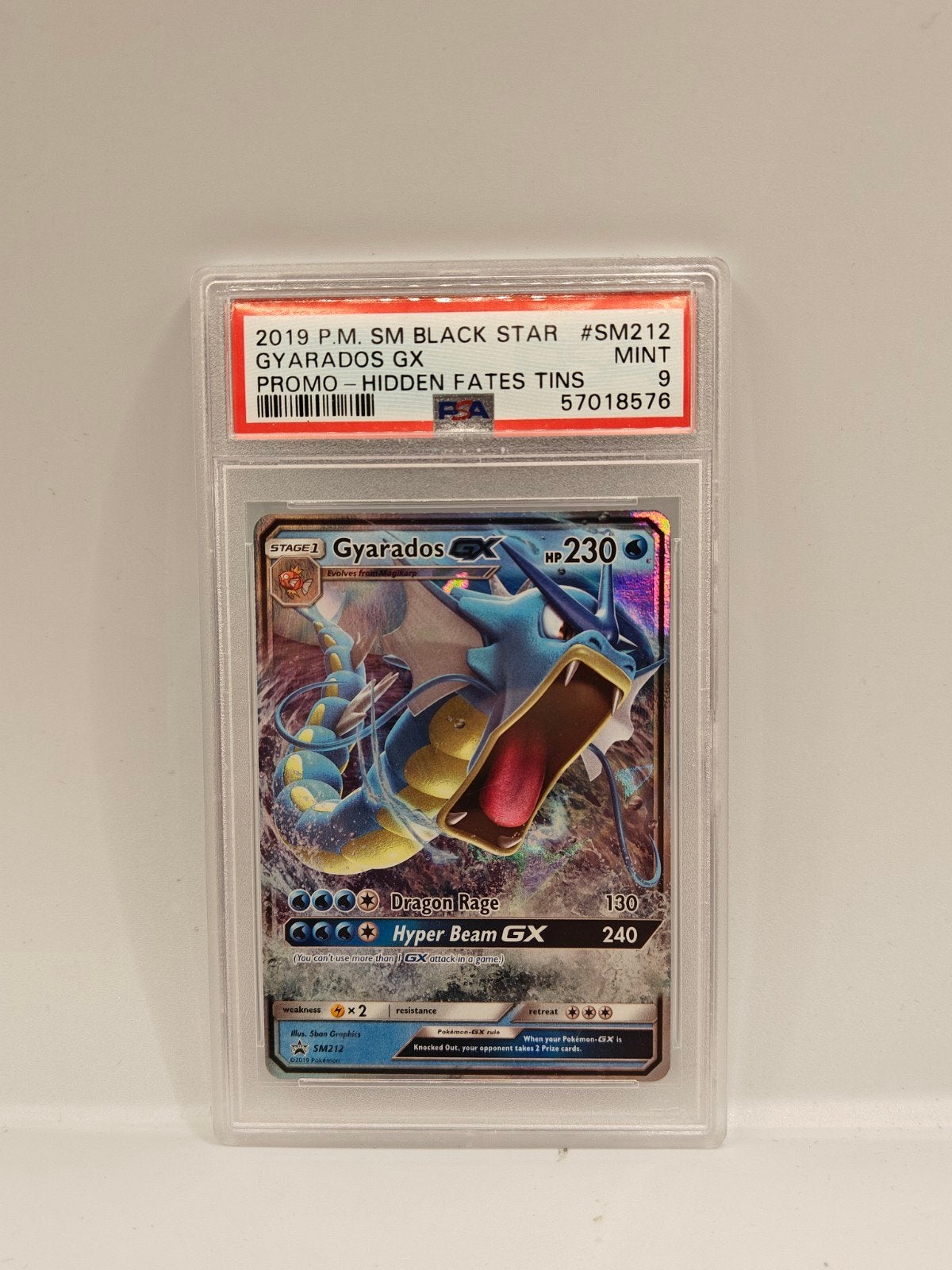 2019 P.M black star Gyarados GX promo hidden fates PSA 9, Hobby en Vrije tijd, Ophalen of Verzenden, Zo goed als nieuw