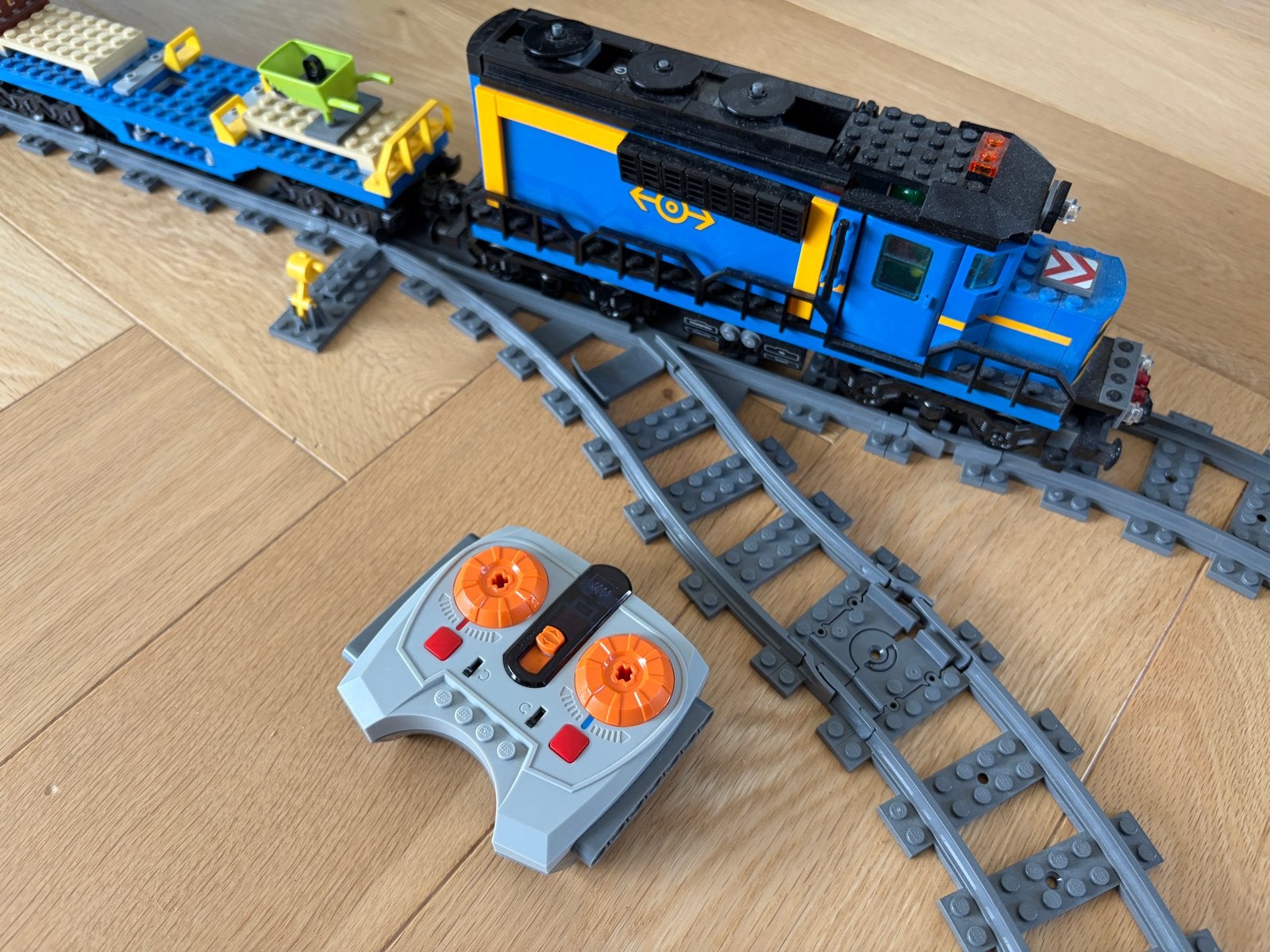 Lego City Vrachttrein 60052 met extra rails, Kinderen en Baby's, Speelgoed | Duplo en Lego, City, Lego, Ophalen of Verzenden, Zo goed als nieuw