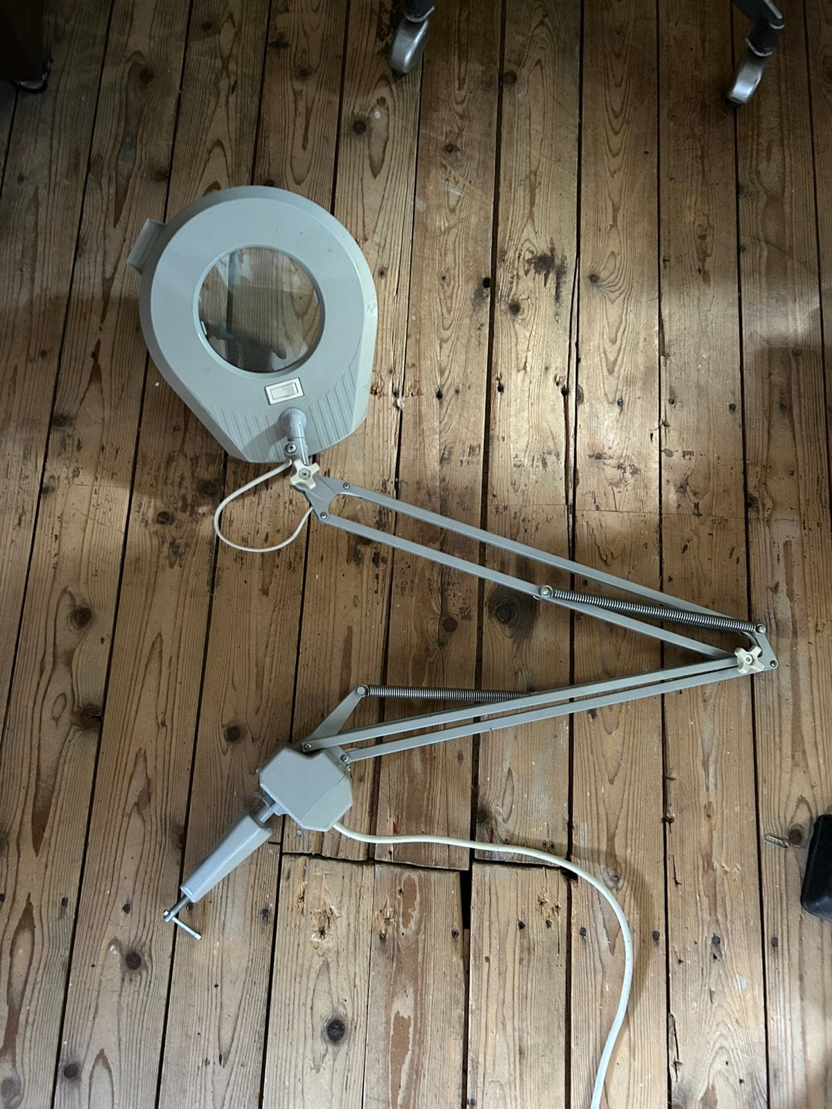 Loeplamp ledu type 271, Hobby en Vrije tijd, Vergrootglazen, Loepen en Loeplampen, Ophalen, Zo goed als nieuw, Loeplamp