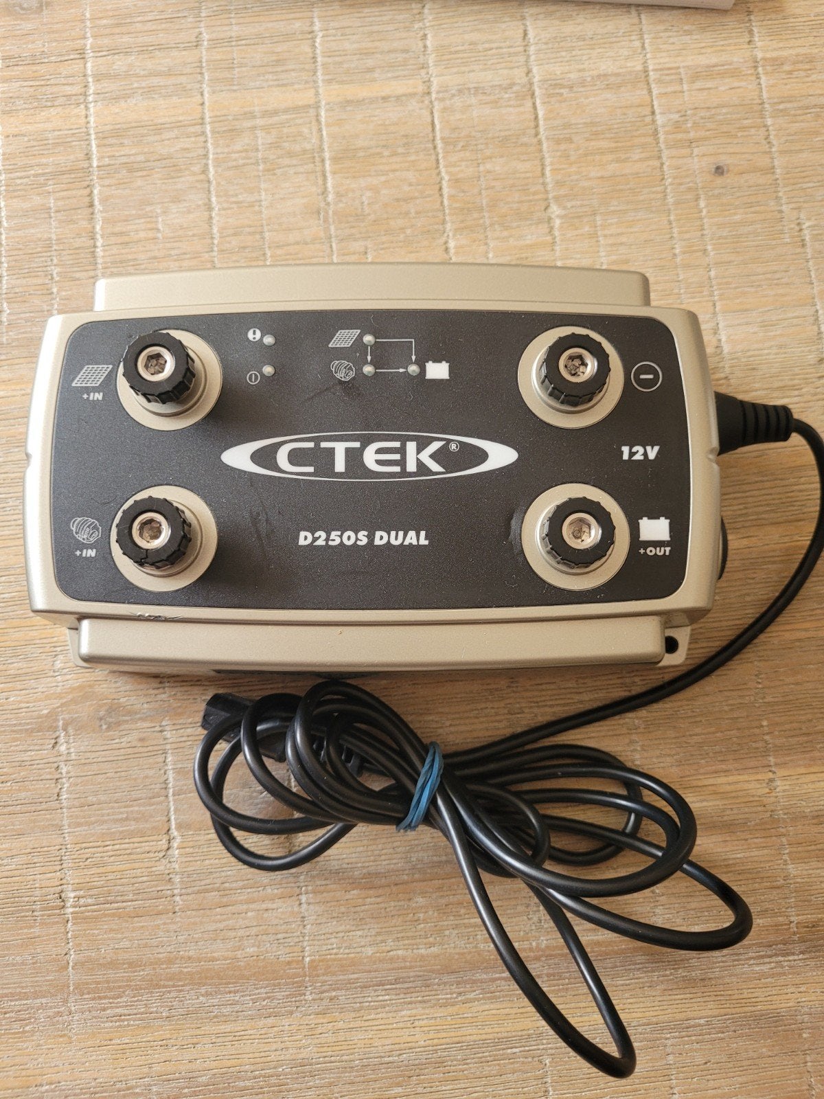 CTEK D250S DUAL acculader en smartpass, Ophalen of Verzenden, Zo goed als nieuw