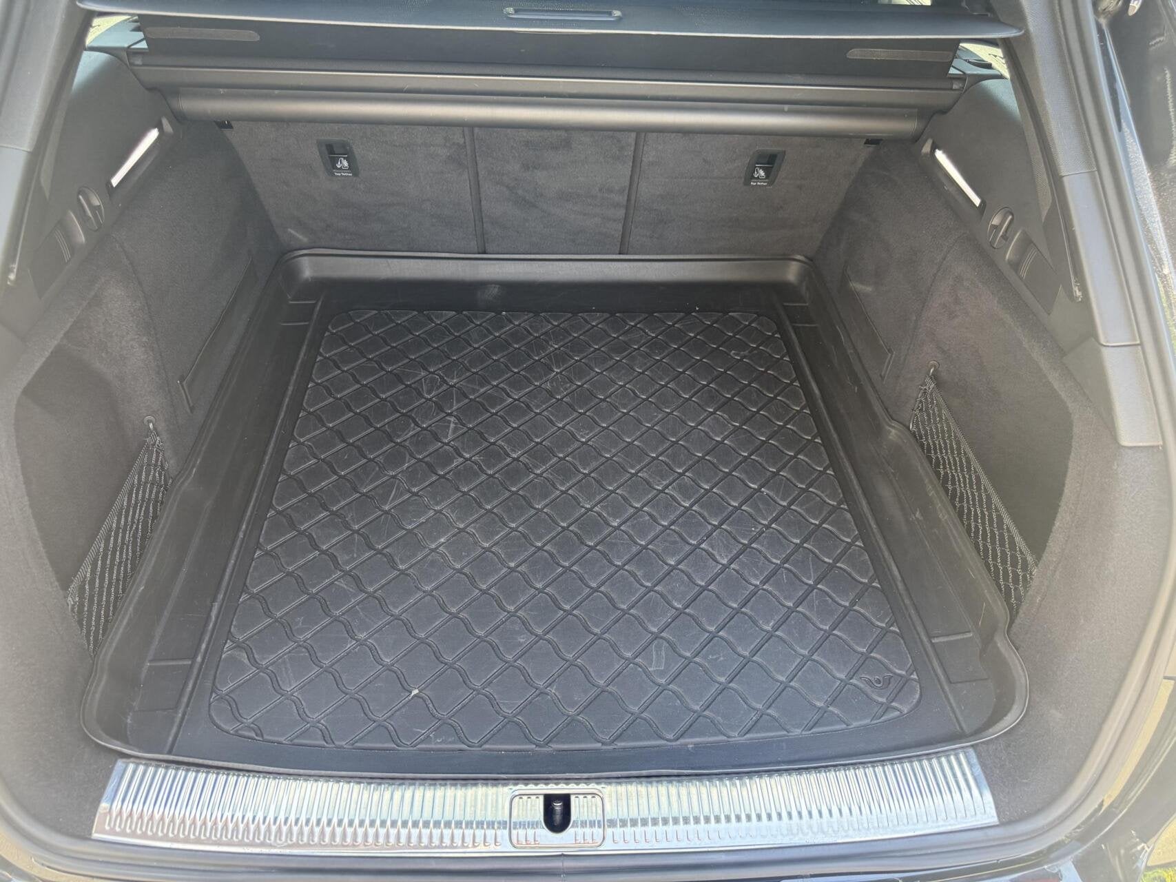 Foto 25 van Audi A4 Avant 35 TFSI S edition Pano|Sfeer|Camera