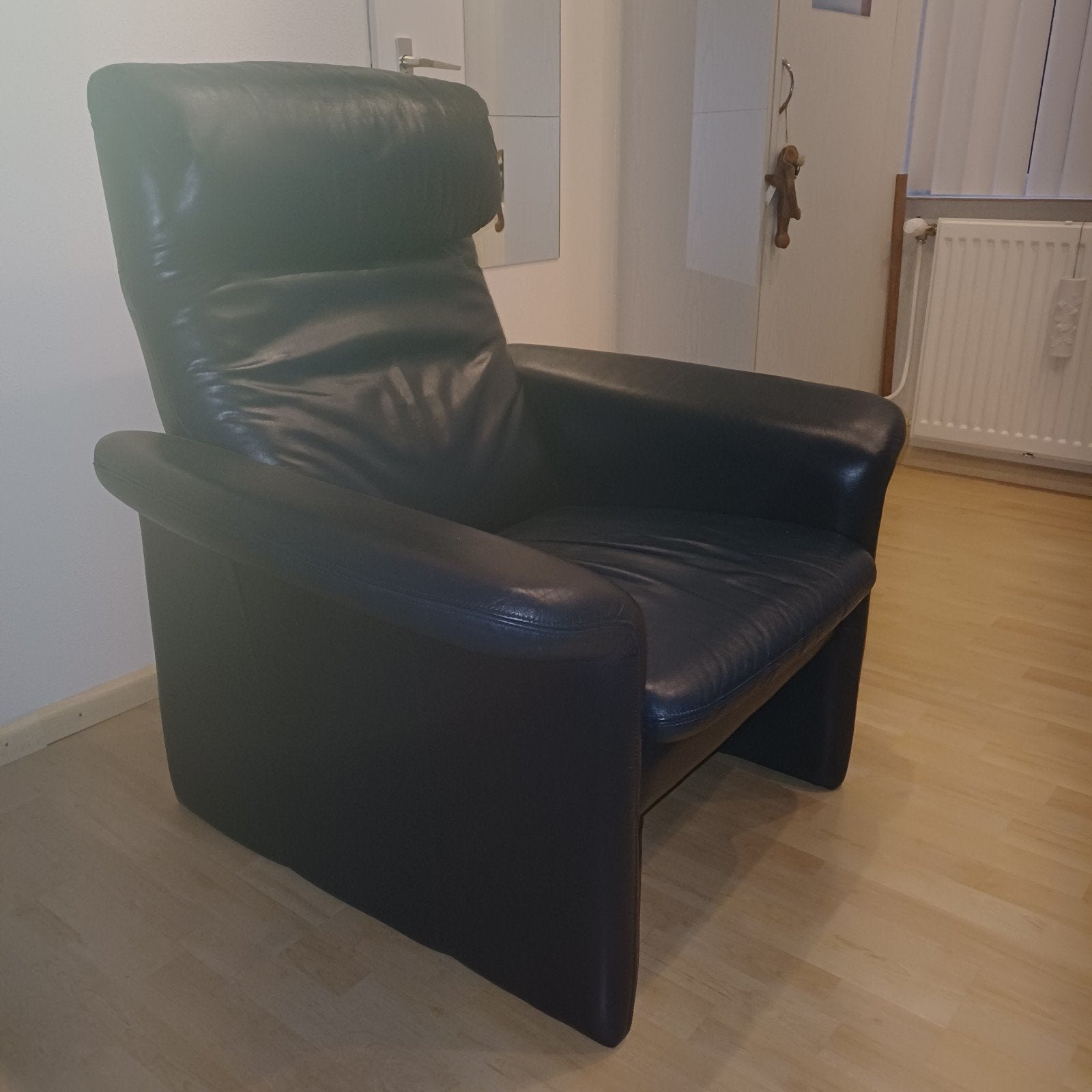 Skalma fauteuil met kantelbare hoofdsteun, zo goed als nieuw, Huis en Inrichting, Ophalen, Zo goed als nieuw, 75 tot 100 cm, Leer