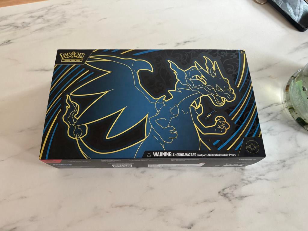 Pokémon Mega Charizard X EX Ultra Premium Collection geopend, Ophalen of Verzenden, Zo goed als nieuw