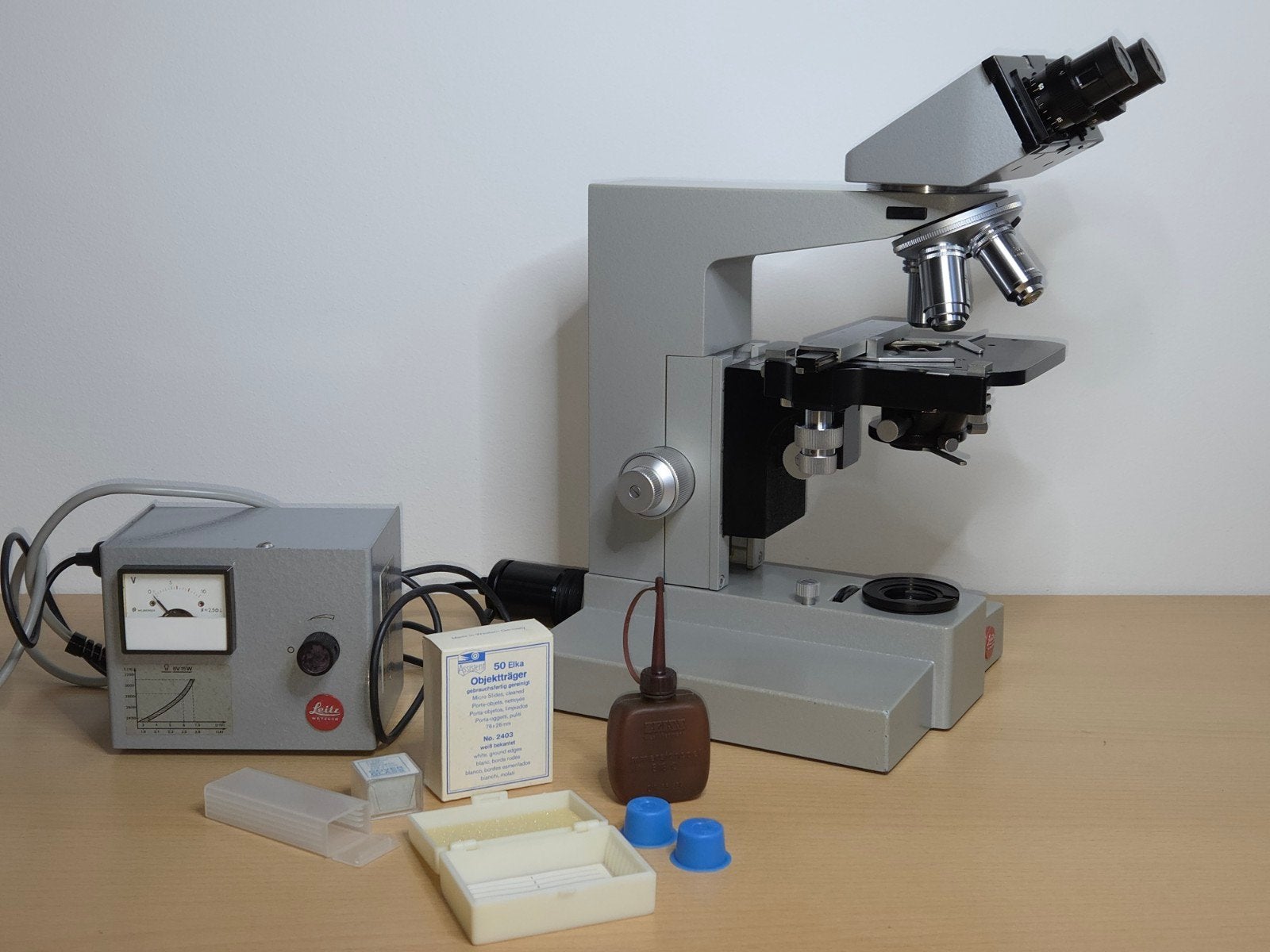 Leitz Wetzlar Dialux microscoop, Ophalen of Verzenden, Gebruikt, Vergrootglas of Loep