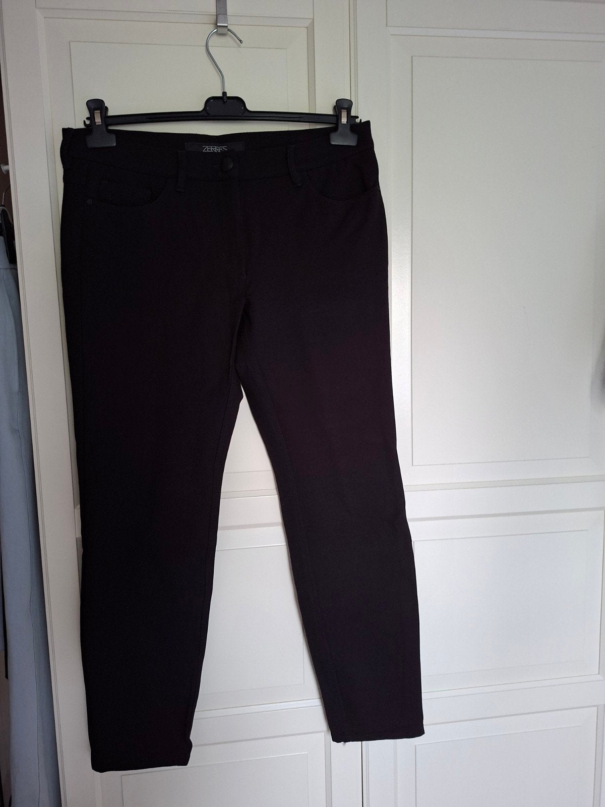 Nieuwe Zerres zwarte pantalon maat 44 stretch, Zwart, Maat 42/44 (L), Nieuw, Ophalen of Verzenden