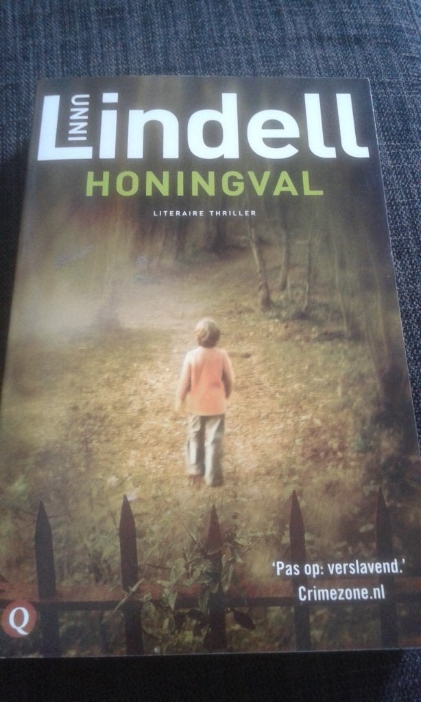 Honingval - Unni Lindell, Ophalen of Verzenden, Zo goed als nieuw, Unni Lindell, Scandinavië