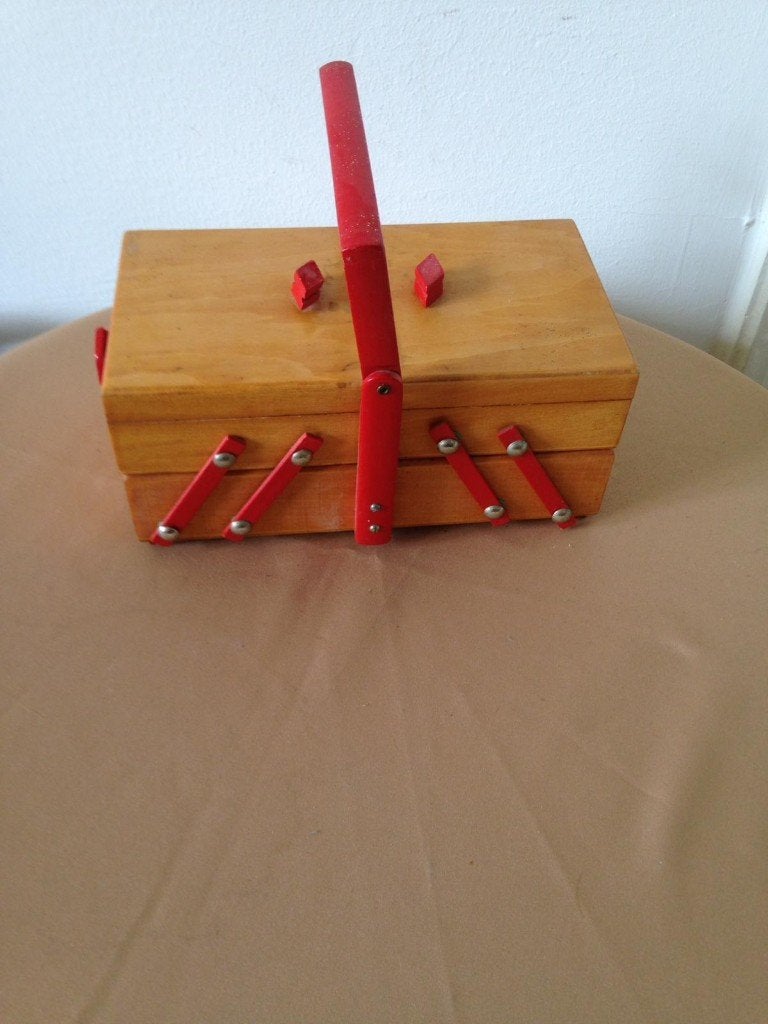 houten naaidoosje / sierradendoosje met handvat, Ophalen, Gebruikt