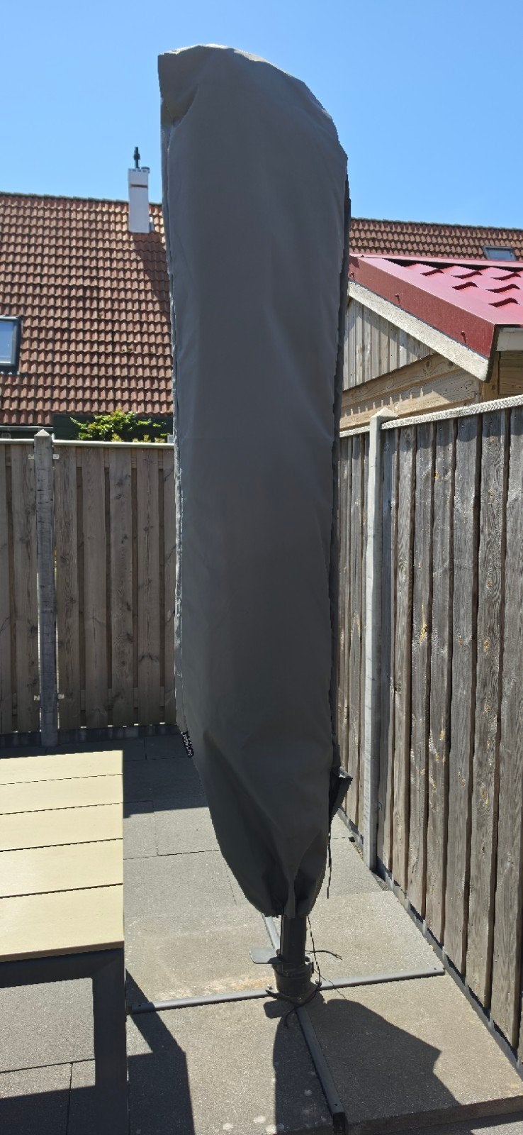 Zweef parasol 3 mtr. met voet en tegels., Ophalen, Gebruikt, Zweefparasol