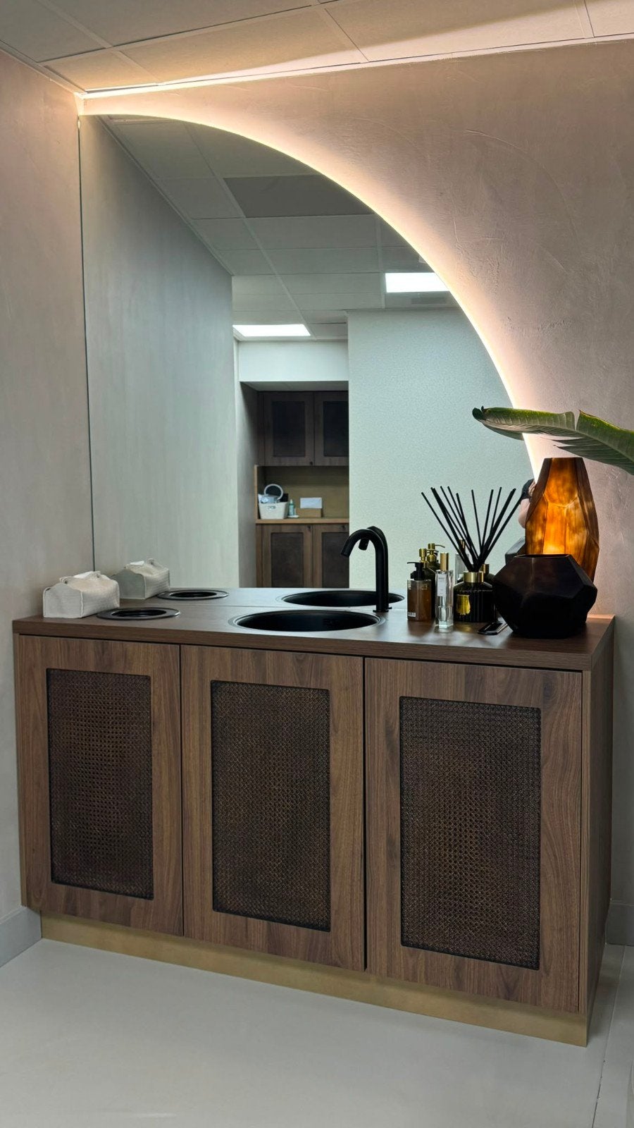 Moderne Kast met Wastafel en Spiegel, Ophalen, 100 tot 150 cm, Zo goed als nieuw, Modern, Luxe