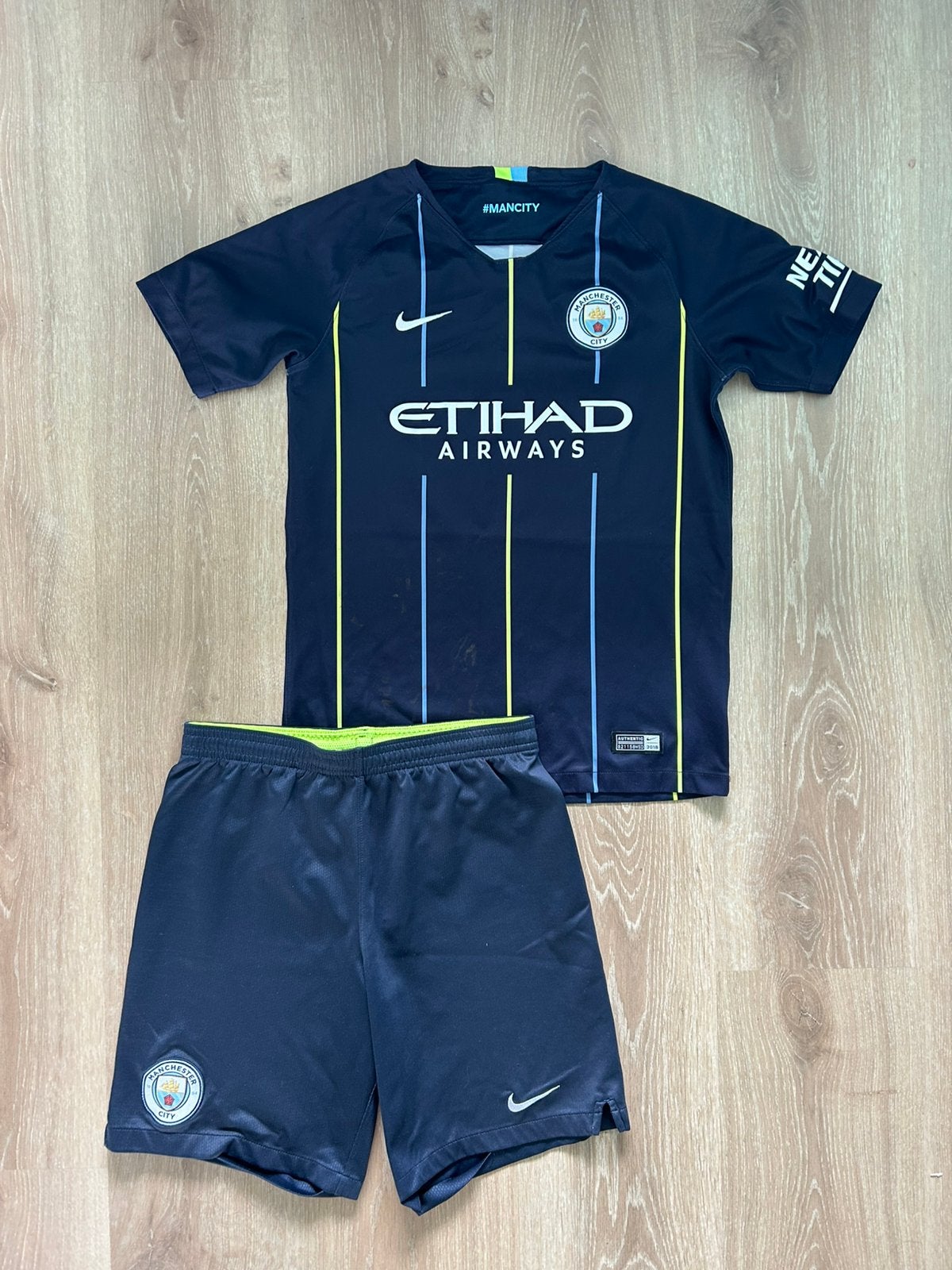 Manchester City uittenue Nike 18/19 maat 147-158, Gebruikt, Jongen of Meisje, Sport- of Zwemkleding, Ophalen of Verzenden