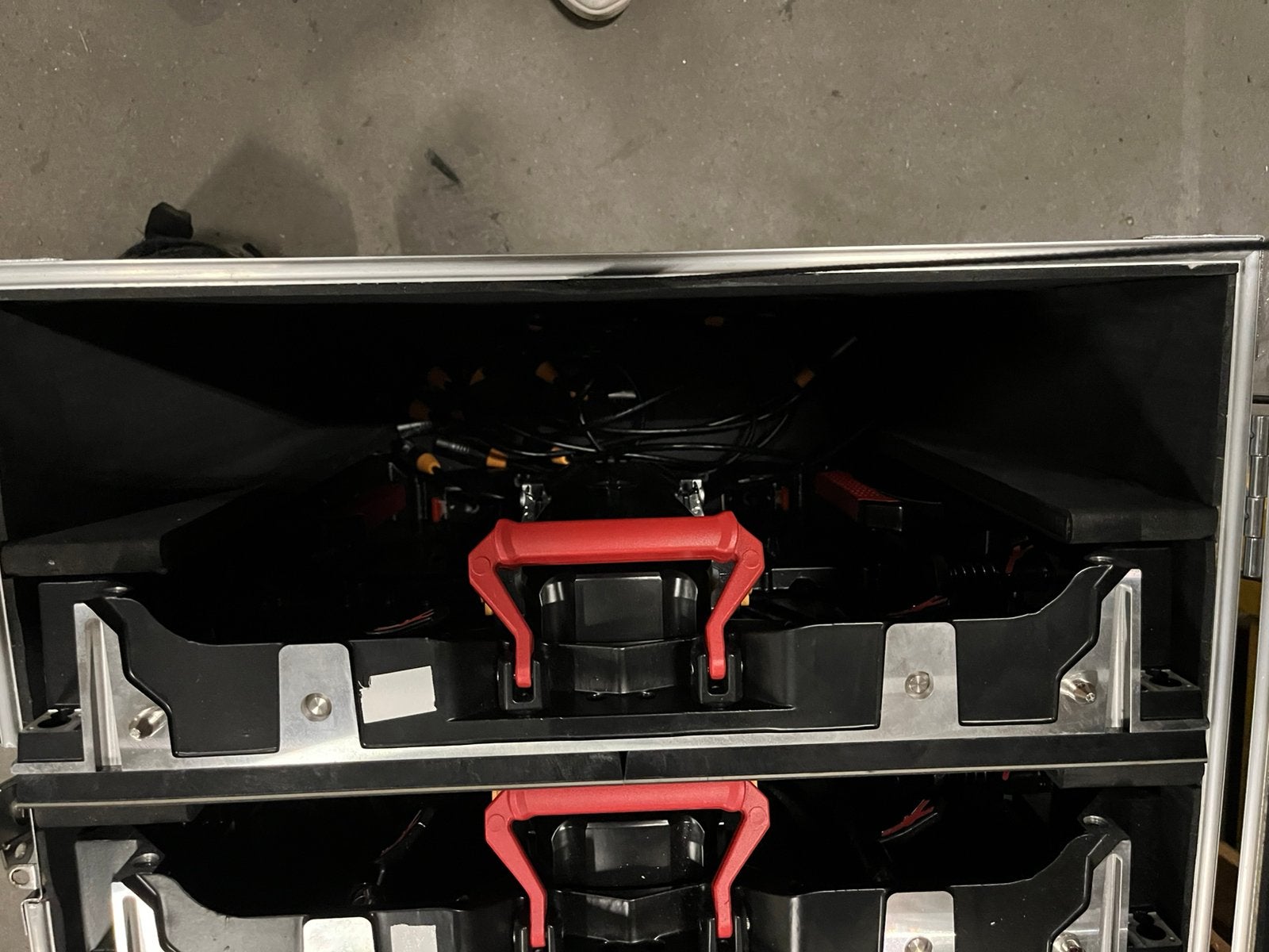 Indoor LED-scherm inclusief flightcase en NovaStar-processor, Ophalen, Mobiscreen, Zo goed als nieuw, Info@mobiscreen.tv