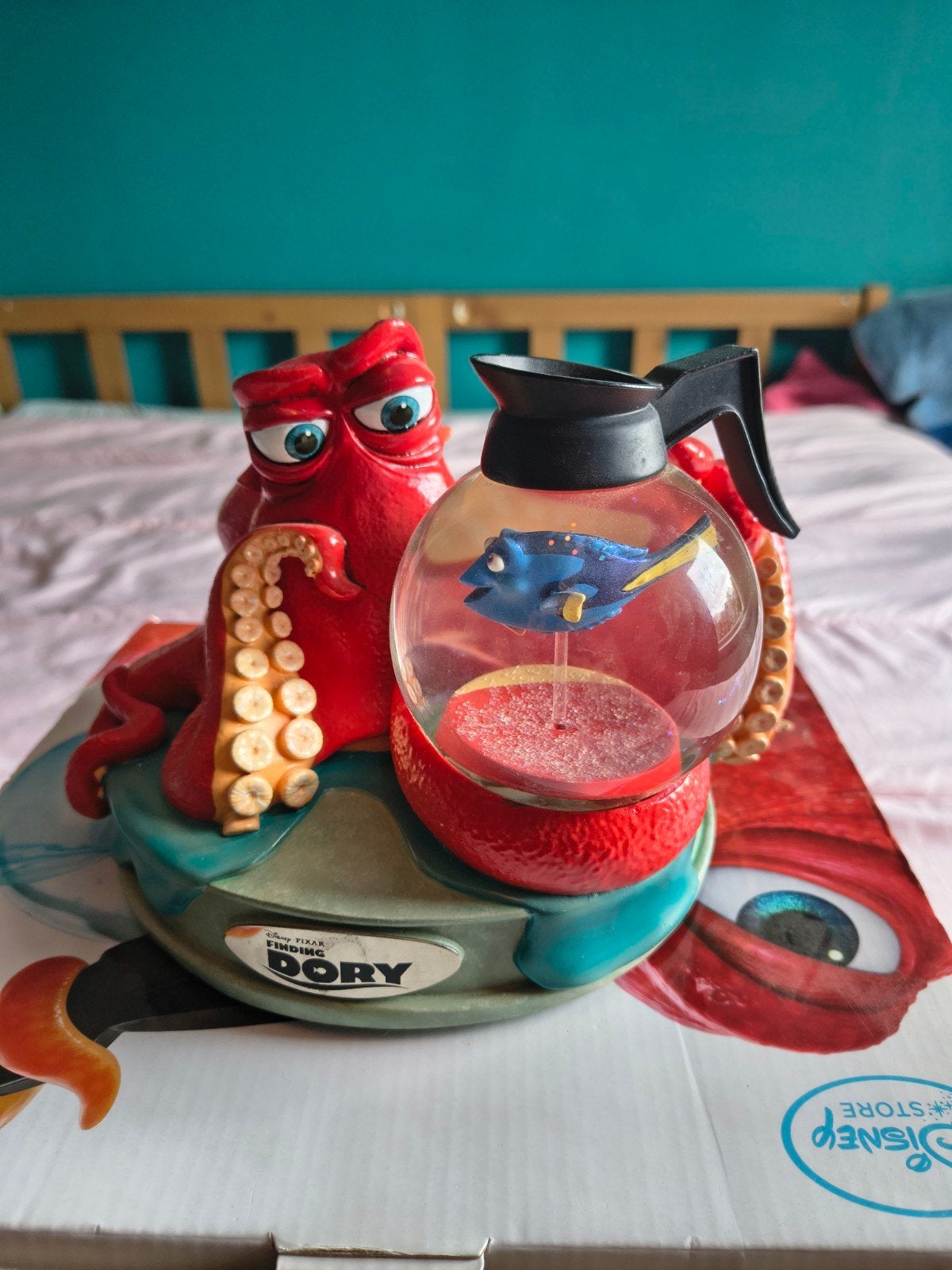 Finding Dory – Originele Disney Store Hank & Dory Snowglobe, Verzamelen, Ophalen, Overige figuren, Zo goed als nieuw, Beeldje of Figuurtje