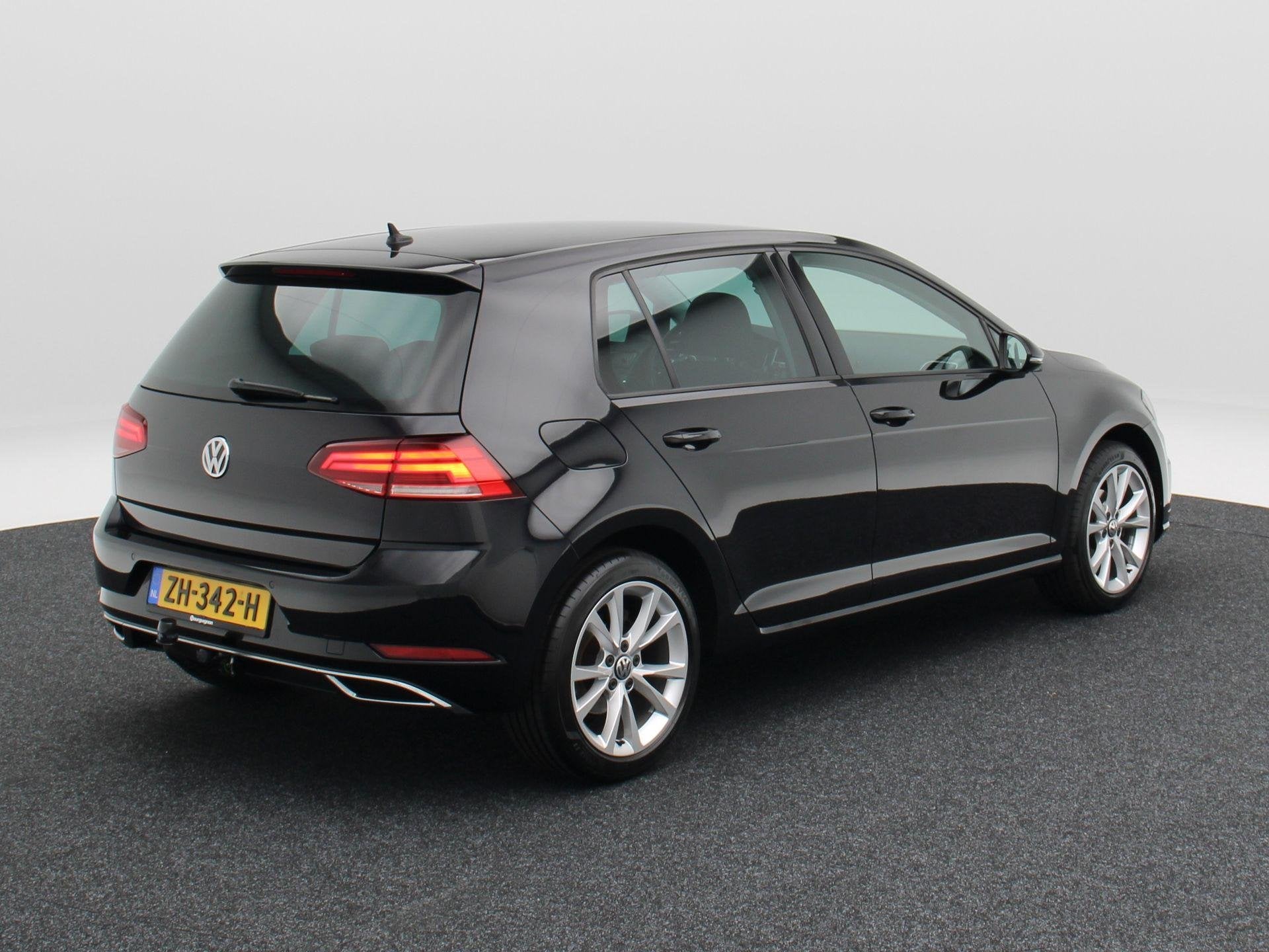 Volkswagen Golf 1.0 TSi Highline 115 Pk | Trekhaak | Adaptiv, Auto's, Voorwielaandrijving, Origineel Nederlands, Bedrijf, Handgeschakeld