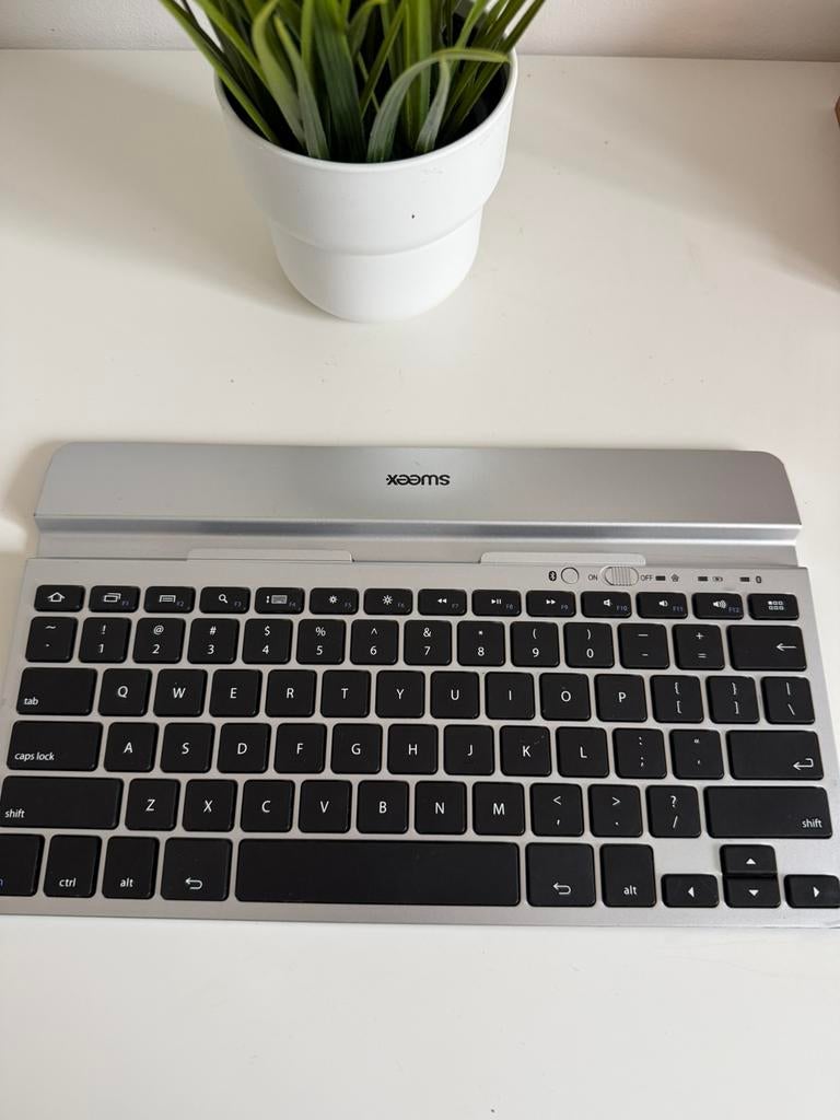 Sweex Draadloos Toetsenbord - Compact en Draagbaar, Computers en Software, Toetsenborden, Ophalen of Verzenden, Qwerty, Zo goed als nieuw