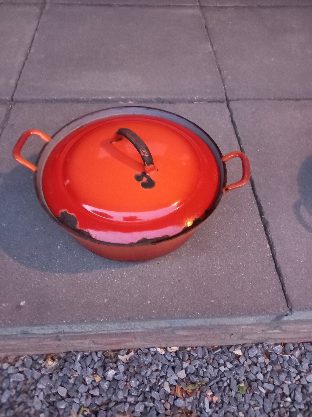 Gietijzeren pan, Ophalen