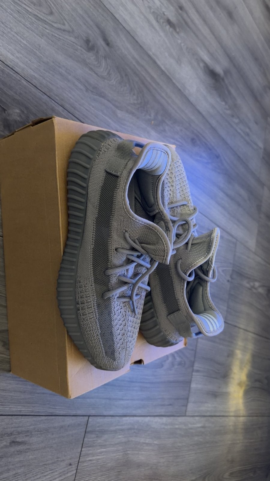 Adidas Yeezy Boost 350 V2 - Steel Grey, Ophalen of Verzenden, Zo goed als nieuw, Overige kleuren