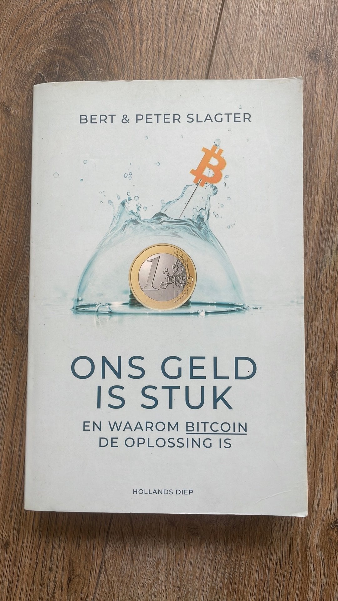Ons geld is stuk, Boeken, Ophalen of Verzenden, Zo goed als nieuw