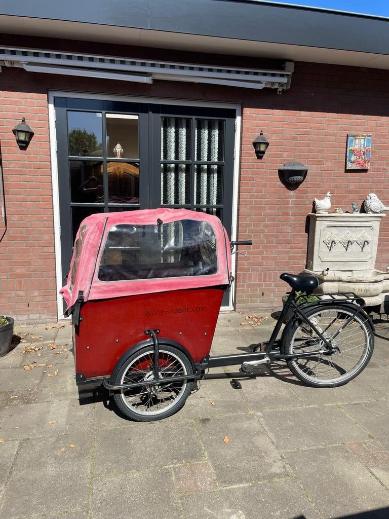 Babboe bakfiets met rode kap en bruine bak 28 inch, Fietsen en Brommers, Fietsen | Bakfietsen, Ophalen, Gebruikt, 4 kinderen of meer
