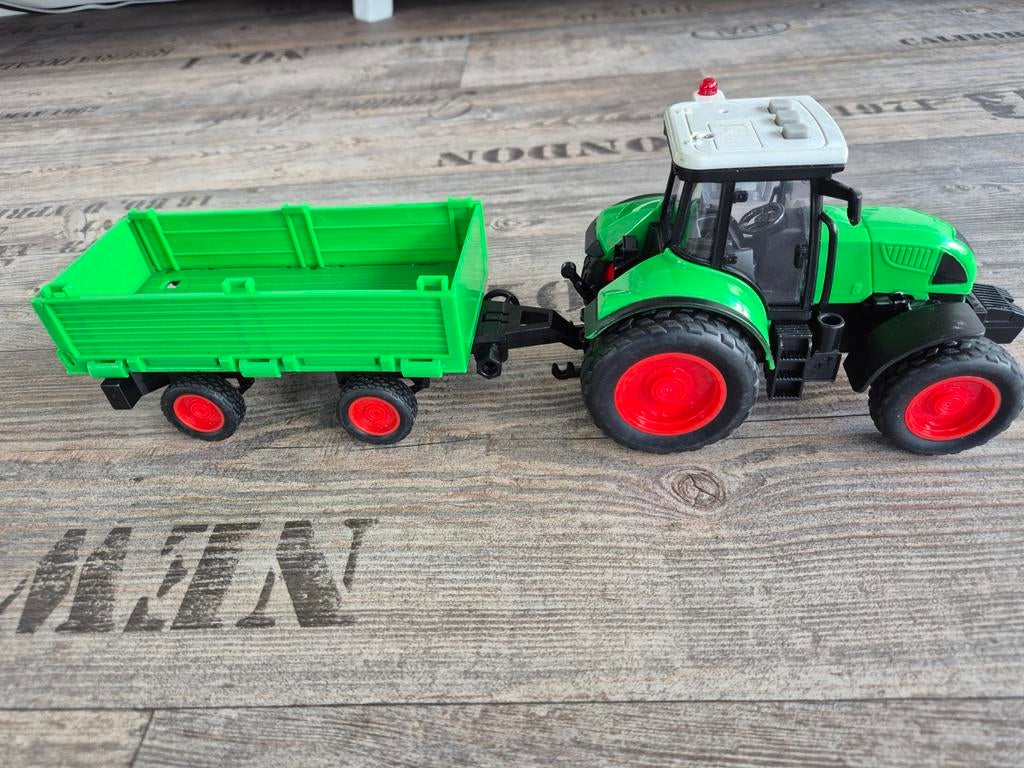 Leuke groene tractor met aanhanger - Gebruikt, Ophalen of Verzenden, Gebruikt
