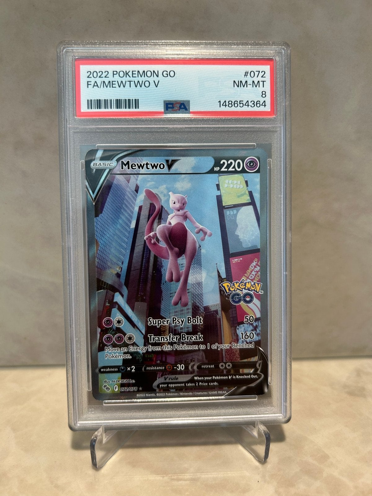 Mewtwo V (072/078) PSA 8 - Pokemon Go - Pokemon Kaart, Ophalen of Verzenden, Nieuw, Losse kaart, Foil
