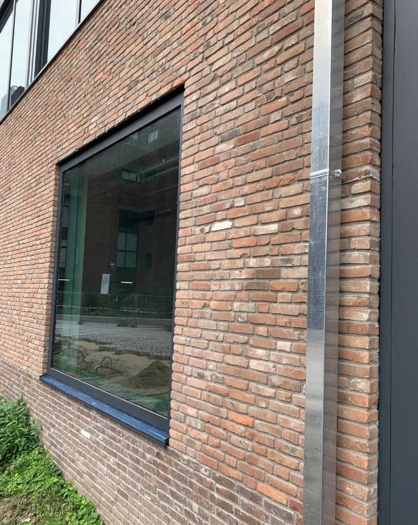 Oude gebikte vormbak metselstenen oranje bruin 21x5 105M2, Doe-het-zelf en Verbouw, Ophalen of Verzenden, Zo goed als nieuw, Bakstenen
