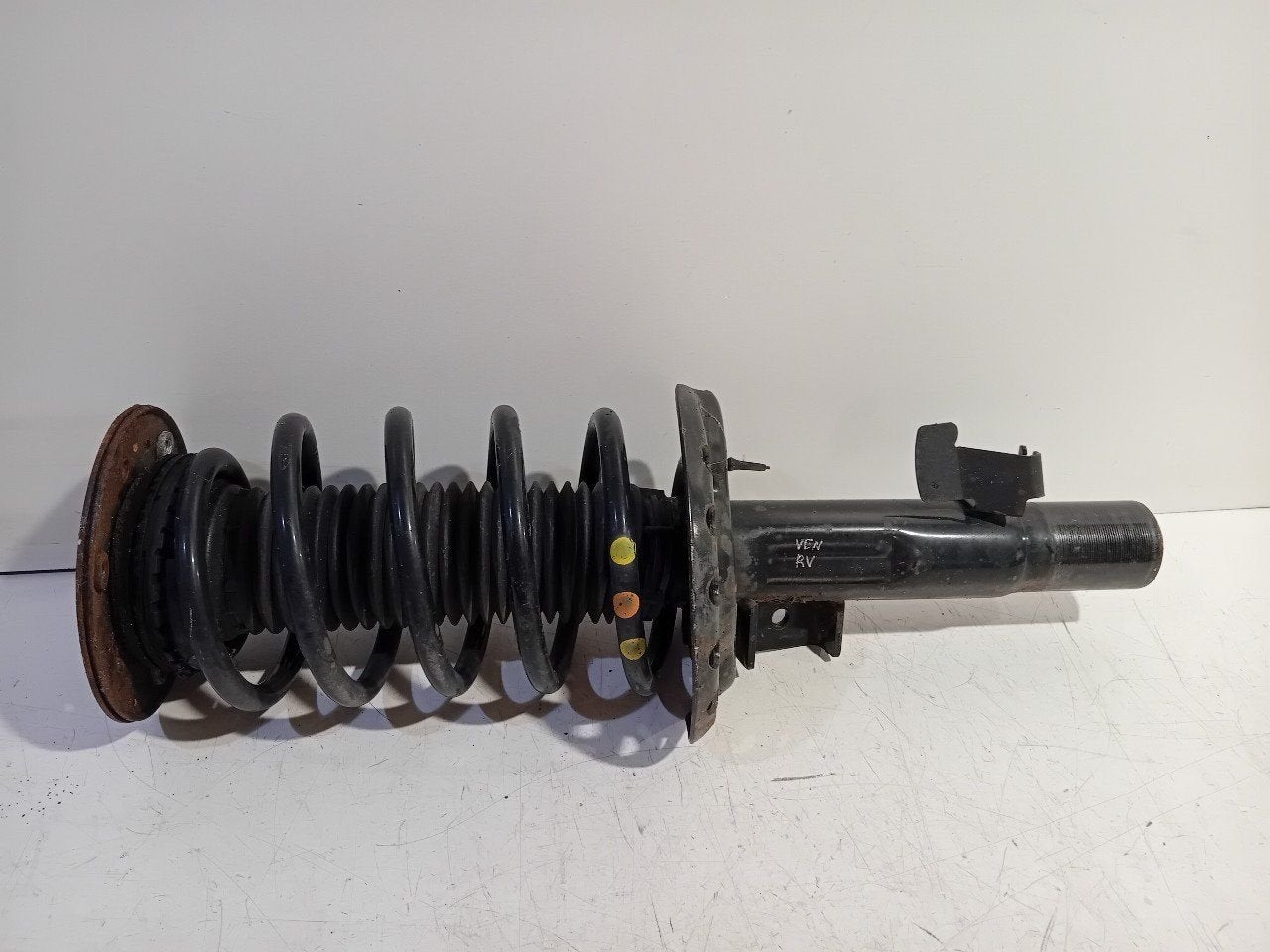 Veerpoot rechts voor Volvo V70, Onderdelen@venauto.nl, Van der Ven Autorecycling B.V., Gebruikt, Ettenseweg 76, 4706 PB Roosendaal, The Netherlands